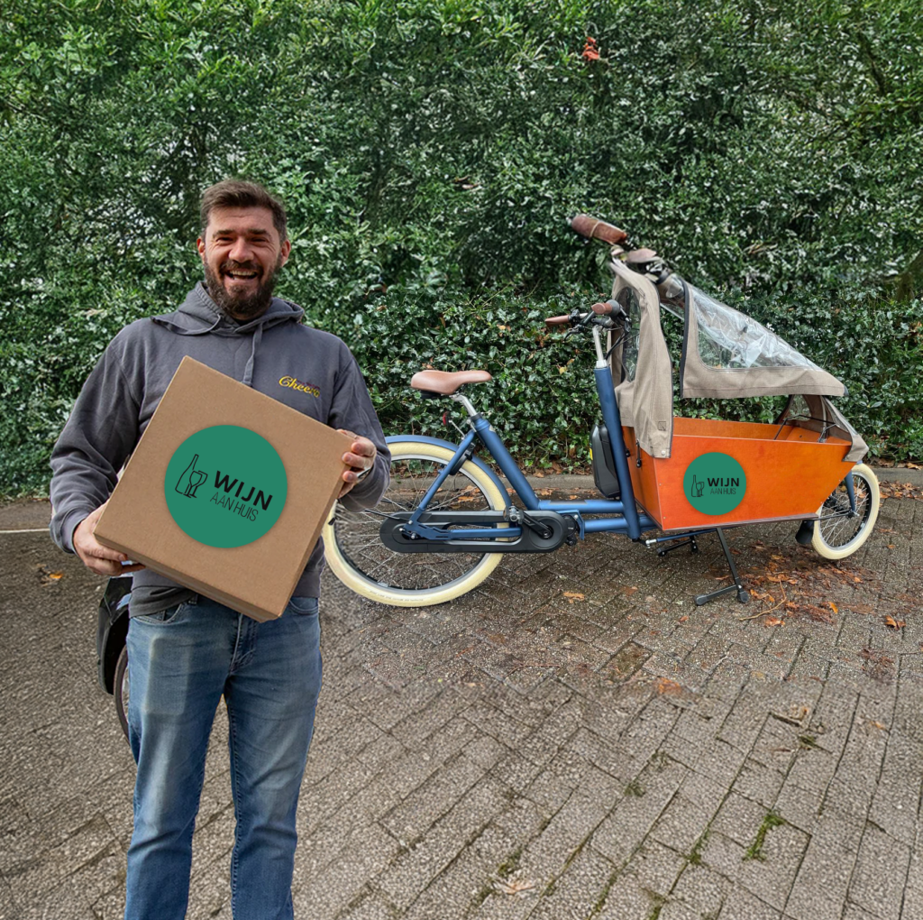 Deze afbeelding heeft een leeg alt-attribuut; de bestandsnaam is Wijn-aan-huis-1024x1020.png